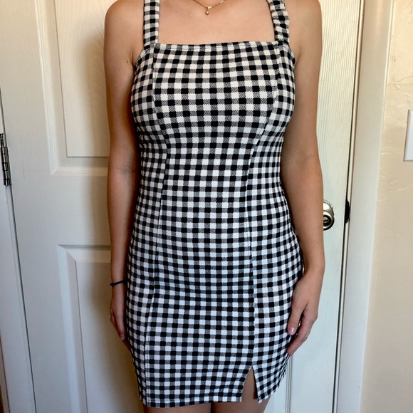 H&M Dresses & Skirts - Plaid black and white body body con dress (NEVER WORN)